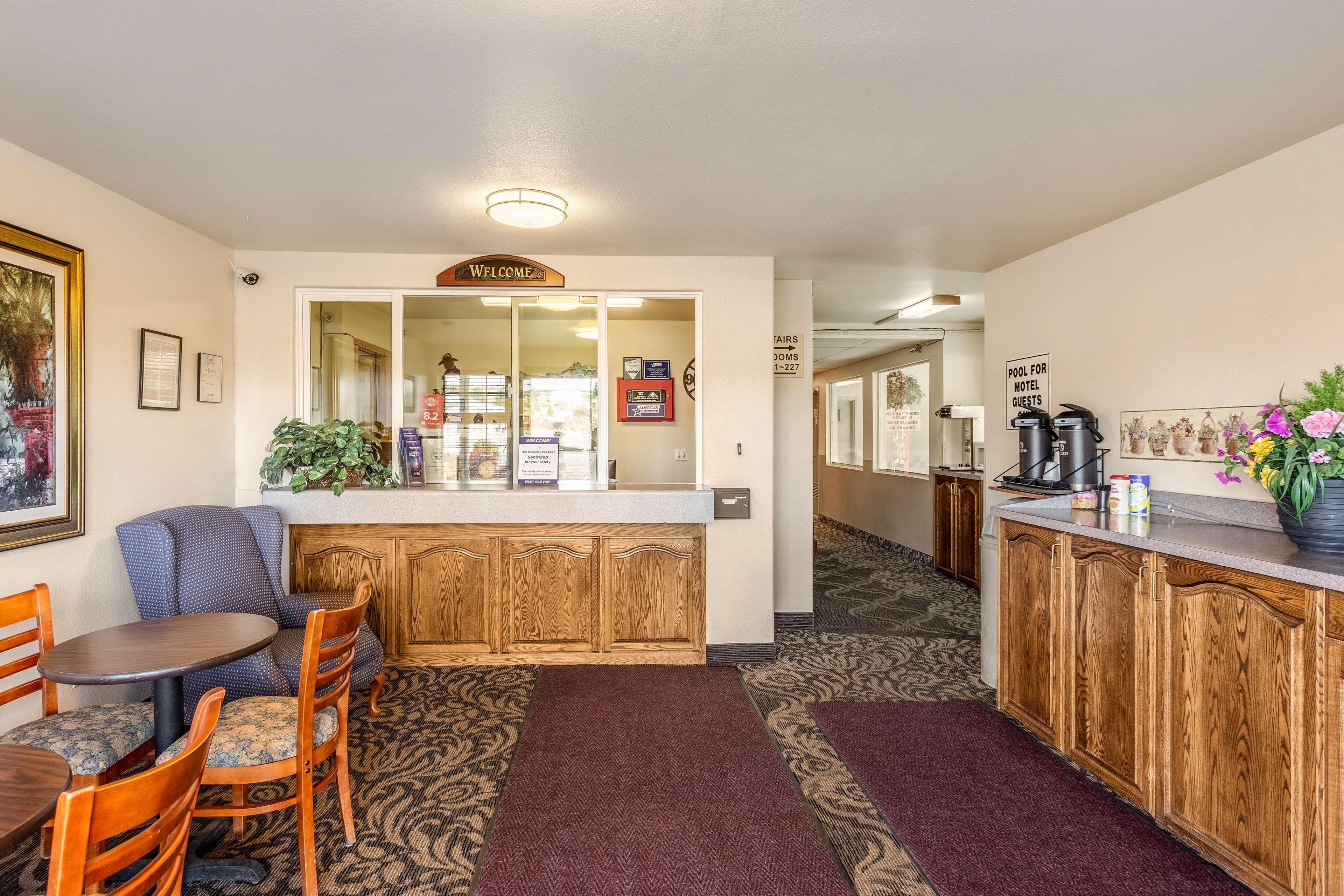 Americas Best Value Inn Burns Exterior foto
