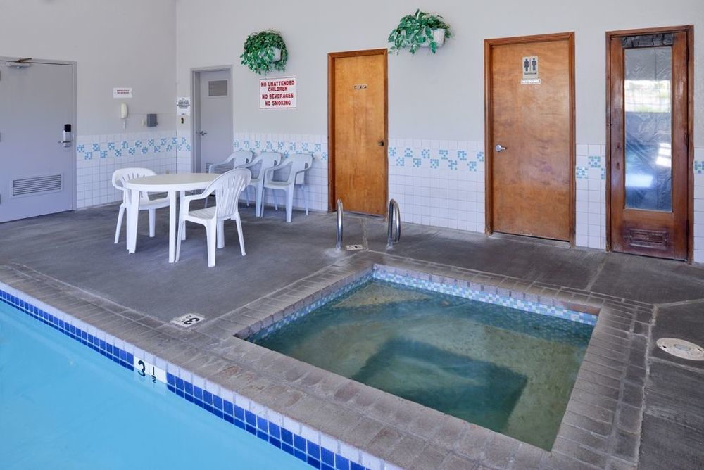Americas Best Value Inn Burns Einrichtungen foto