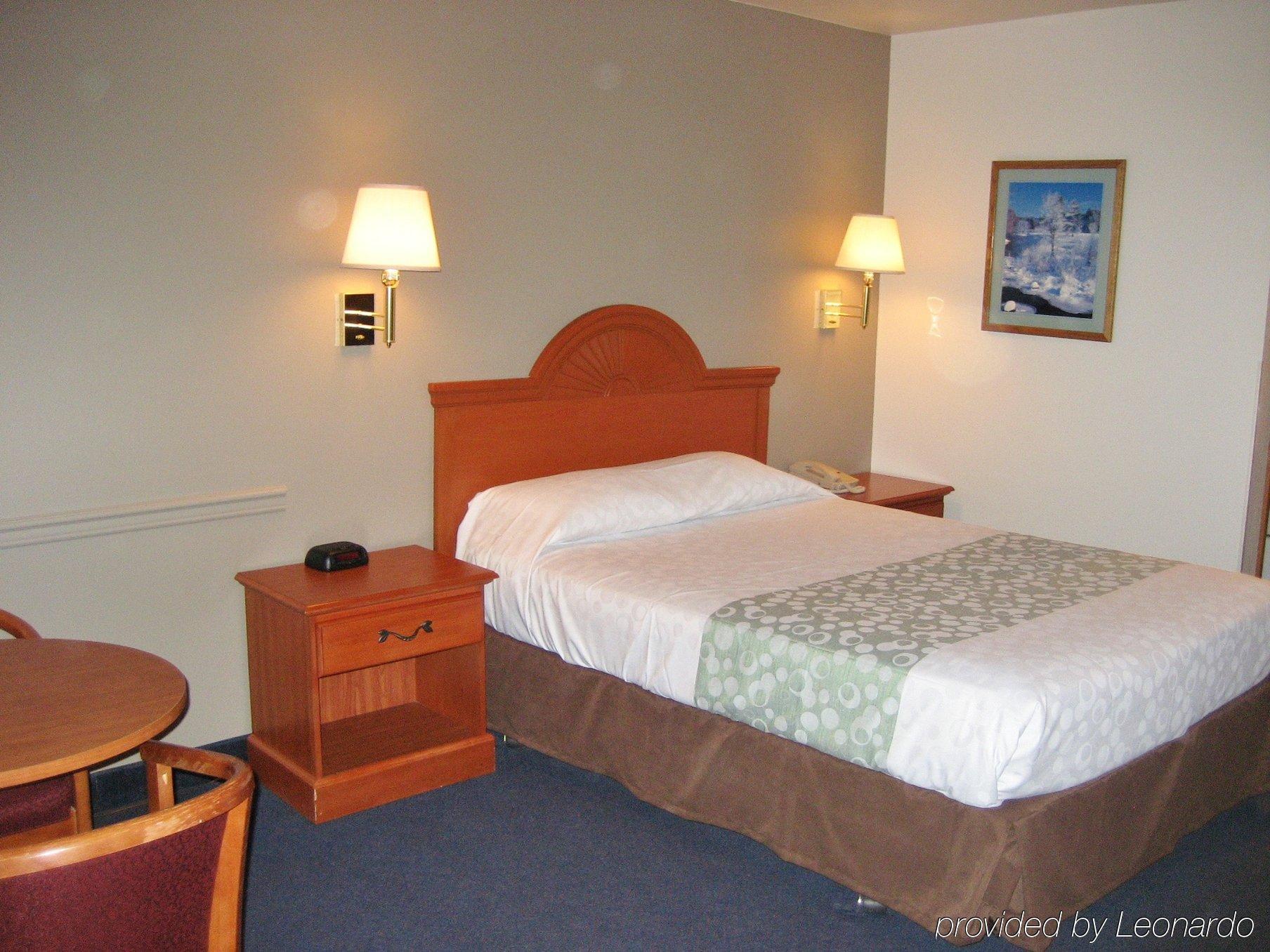 Americas Best Value Inn Burns Exterior foto