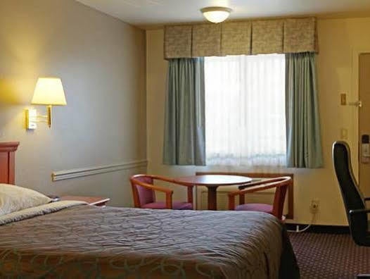Americas Best Value Inn Burns Exterior foto